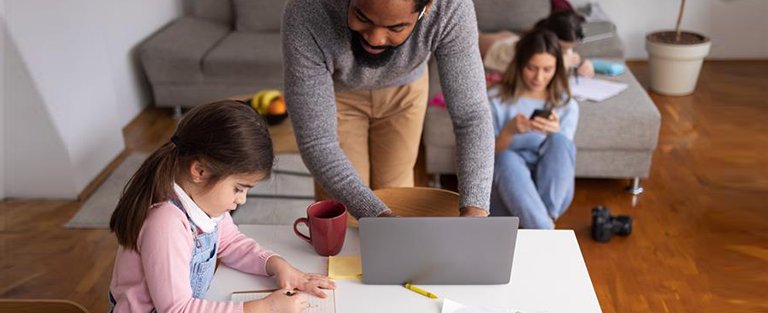 Assessment & Evaluation Topic #7: How educators are optimizing learning efficiency in online and offline learning.