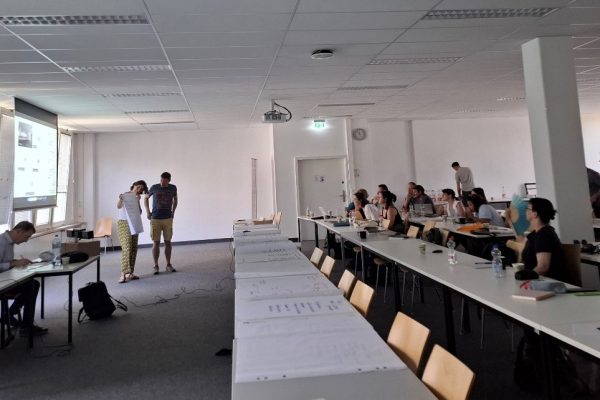 Practical strategies educators use for hybrid classrooms